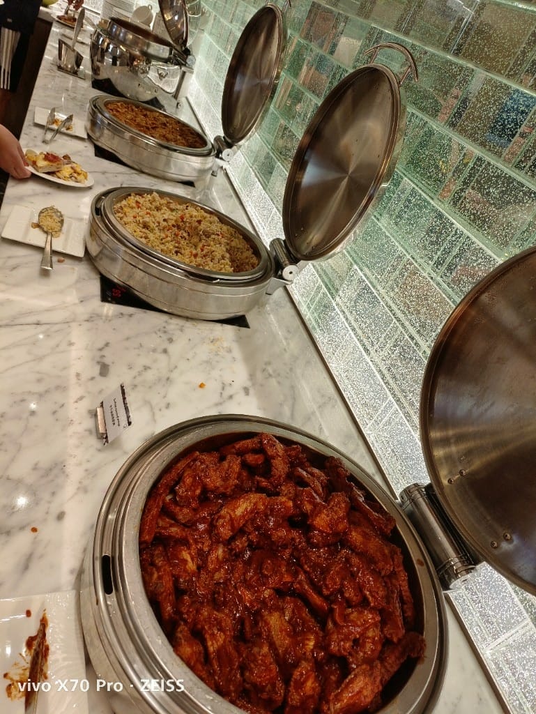 【高雄吃到飽】萬豪酒店行政酒廊，HH可以酒精飲品自由了😍