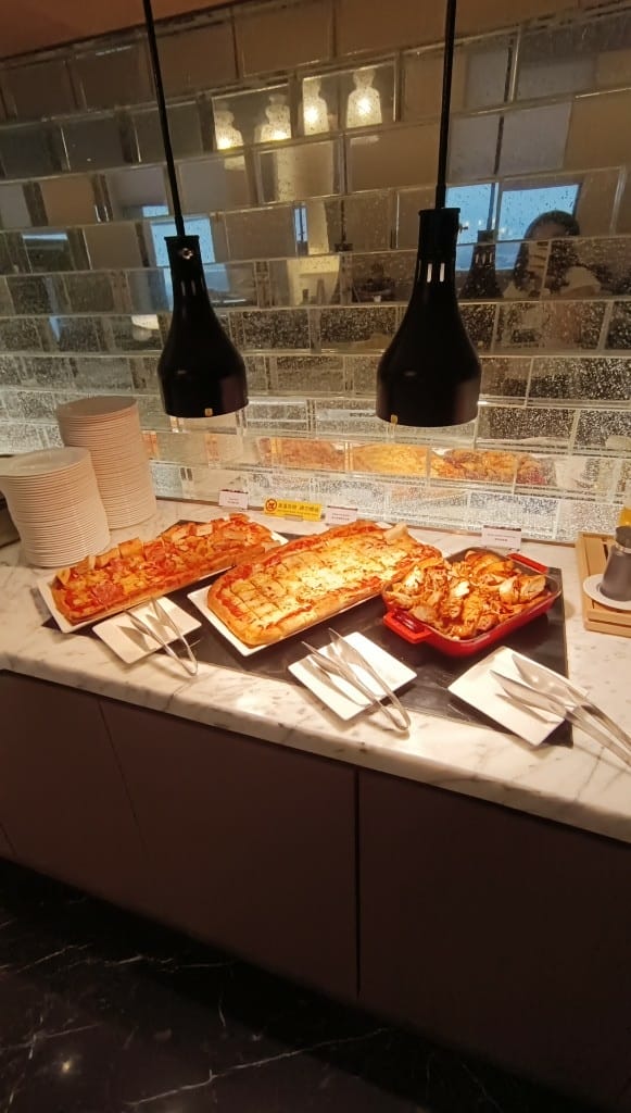 【高雄吃到飽】萬豪酒店行政酒廊，HH可以酒精飲品自由了😍