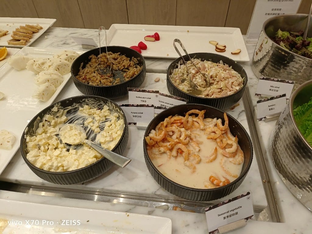 【高雄吃到飽】萬豪酒店行政酒廊，HH可以酒精飲品自由了😍