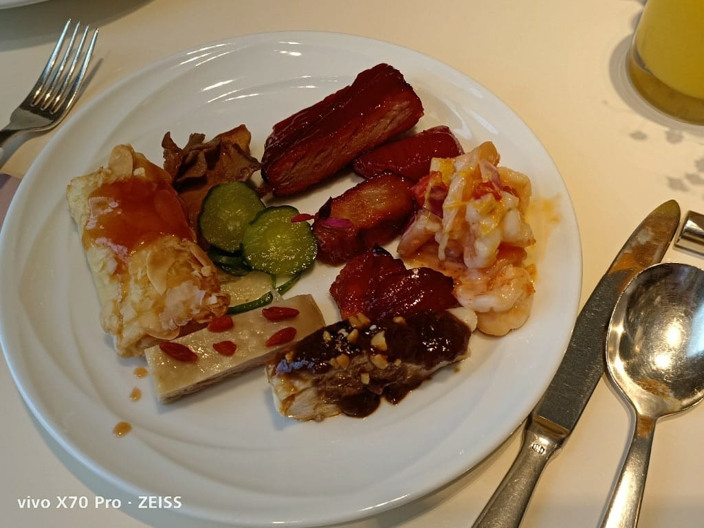 【台北吃到飽】東方文華酒店CAFÉ ，一網打盡所有高級海鮮，帝王蟹、生蠔、干貝、海膽😍