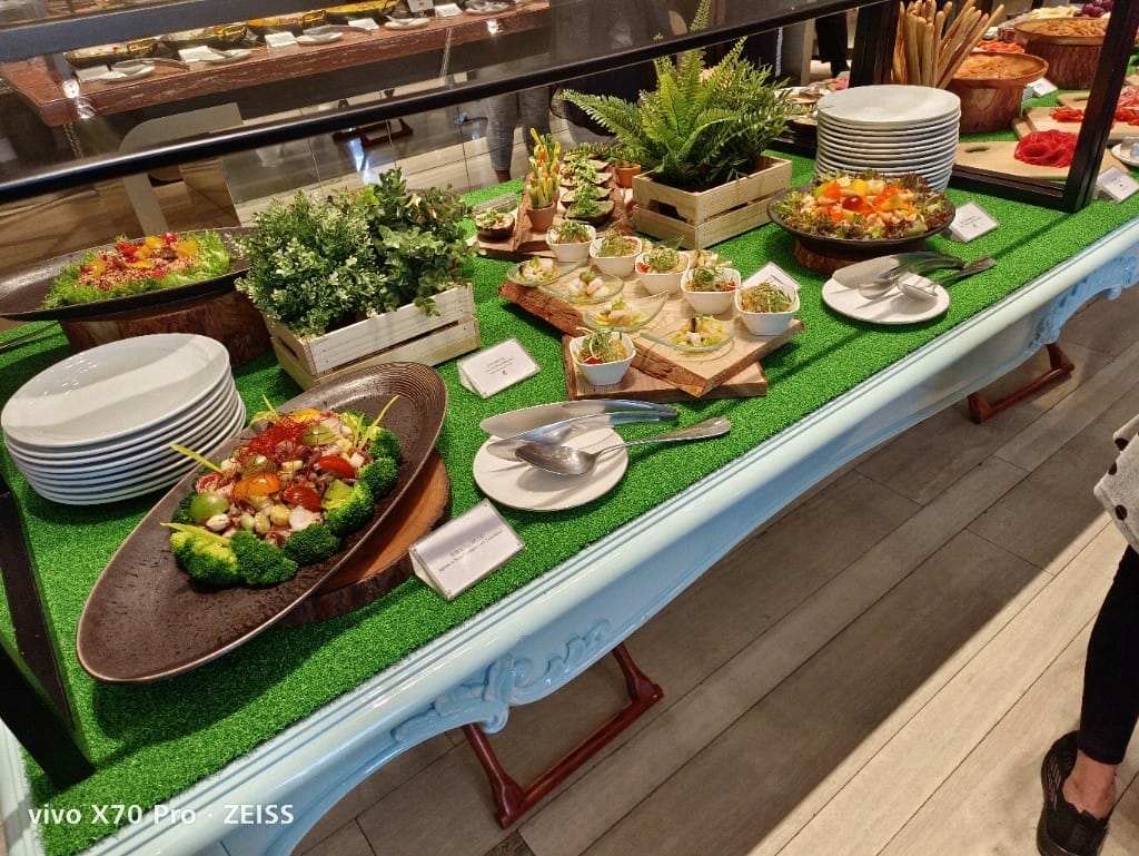 【台北吃到飽】東方文華酒店CAFÉ ，一網打盡所有高級海鮮，帝王蟹、生蠔、干貝、海膽😍