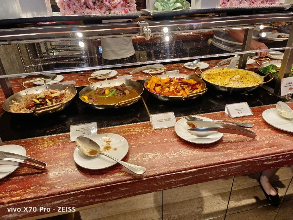 【台北吃到飽】東方文華酒店CAFÉ ，一網打盡所有高級海鮮，帝王蟹、生蠔、干貝、海膽😍