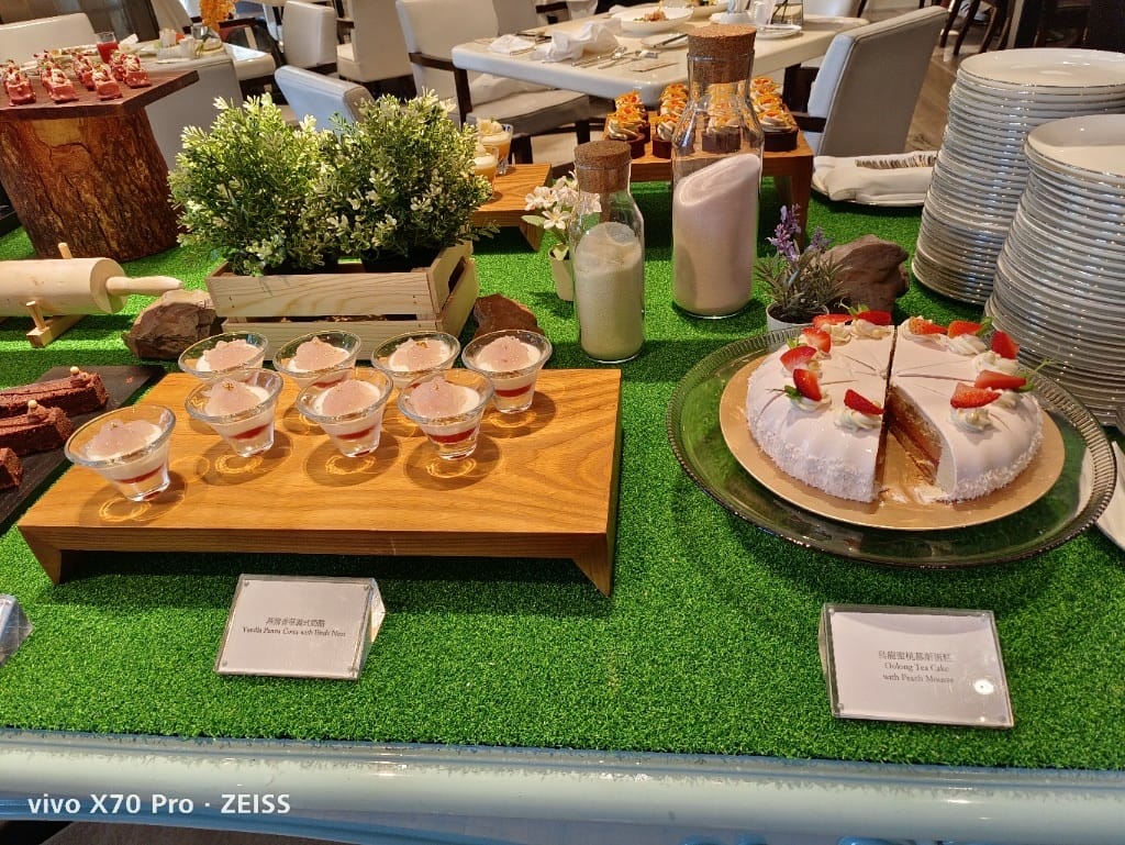【台北吃到飽】東方文華酒店CAFÉ ，一網打盡所有高級海鮮，帝王蟹、生蠔、干貝、海膽😍