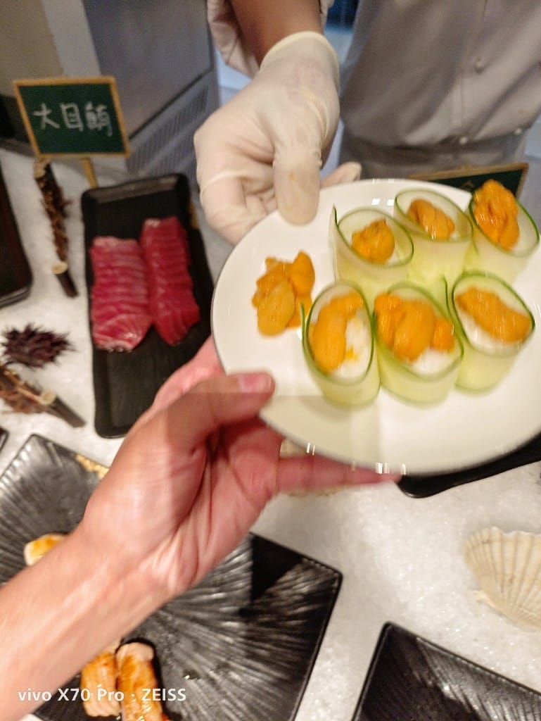 【台北吃到飽】東方文華酒店CAFÉ ，一網打盡所有高級海鮮，帝王蟹、生蠔、干貝、海膽😍