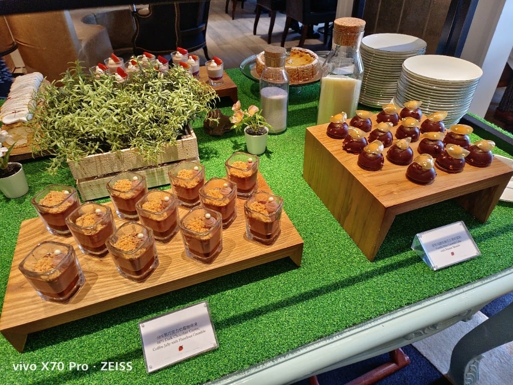 【台北吃到飽】東方文華酒店CAFÉ ，一網打盡所有高級海鮮，帝王蟹、生蠔、干貝、海膽😍