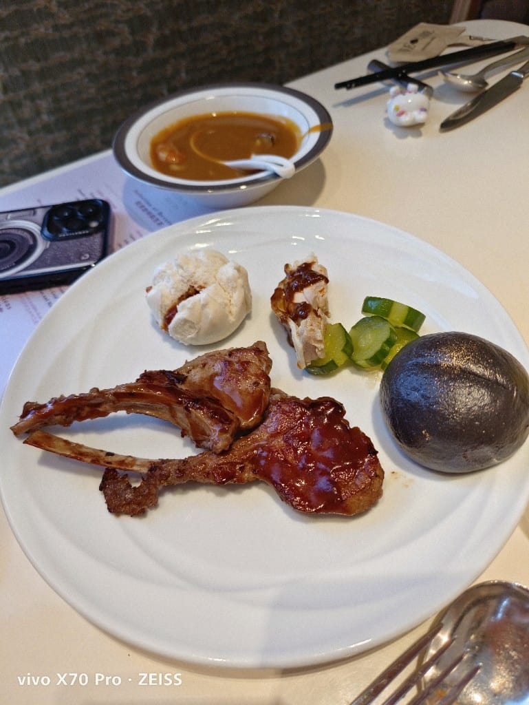 【台北吃到飽】東方文華酒店CAFÉ ，一網打盡所有高級海鮮，帝王蟹、生蠔、干貝、海膽😍