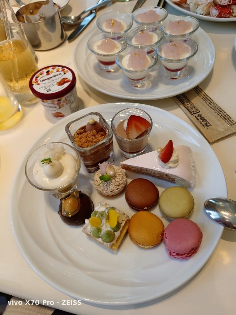【台北吃到飽】東方文華酒店CAFÉ ，一網打盡所有高級海鮮，帝王蟹、生蠔、干貝、海膽😍