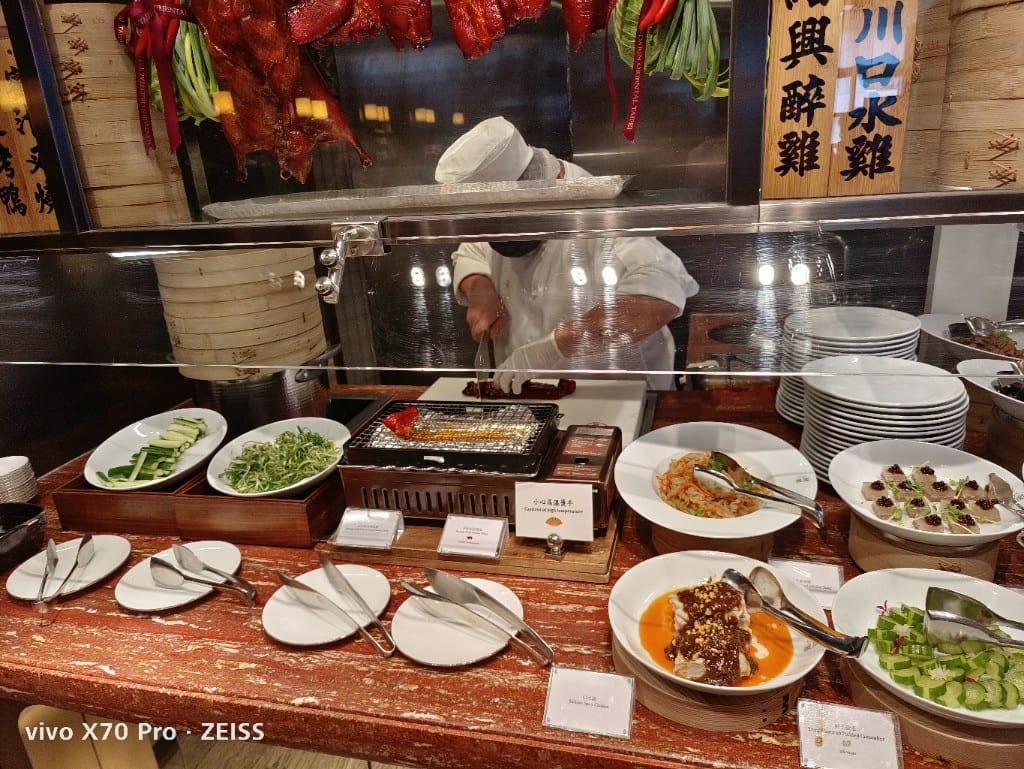 【台北吃到飽】東方文華酒店CAFÉ ，一網打盡所有高級海鮮，帝王蟹、生蠔、干貝、海膽😍