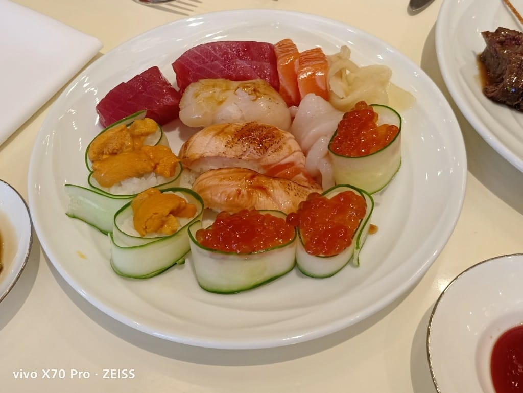 【台北吃到飽】東方文華酒店CAFÉ ，一網打盡所有高級海鮮，帝王蟹、生蠔、干貝、海膽😍
