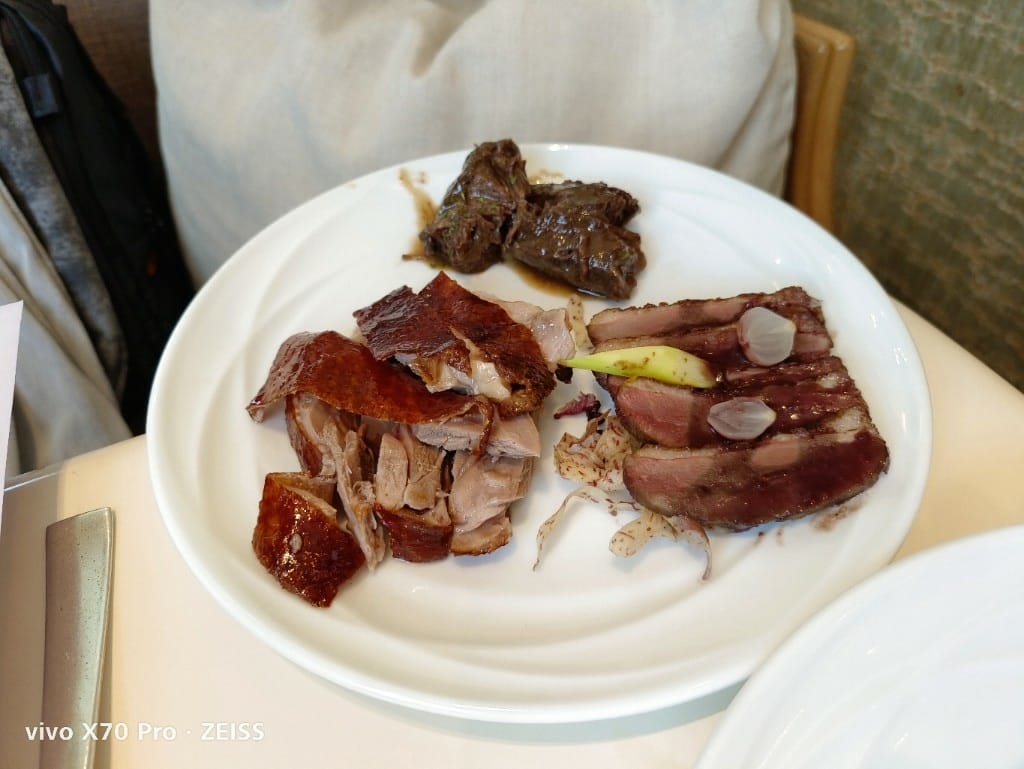 【台北吃到飽】東方文華酒店CAFÉ ，一網打盡所有高級海鮮，帝王蟹、生蠔、干貝、海膽😍
