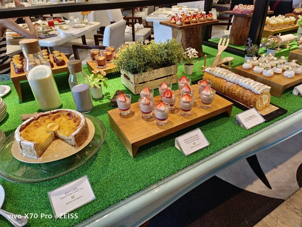 【台北吃到飽】東方文華酒店CAFÉ ，一網打盡所有高級海鮮，帝王蟹、生蠔、干貝、海膽😍