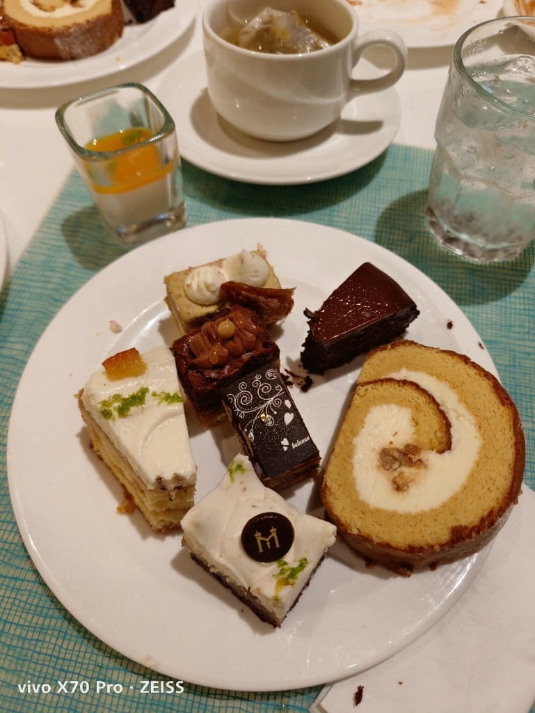 【台北吃到飽】美福彩匯下午茶，回味美味的爐烤牛排、牛肉湯和NO1的甜點❤️