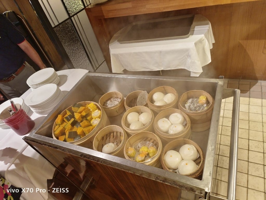 【台北吃到飽】美福彩匯下午茶，回味美味的爐烤牛排、牛肉湯和NO1的甜點❤️