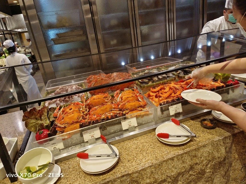 【台北吃到飽】美福彩匯下午茶，回味美味的爐烤牛排、牛肉湯和NO1的甜點❤️