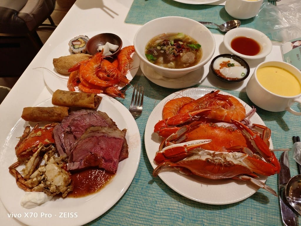 【台北吃到飽】美福彩匯下午茶，回味美味的爐烤牛排、牛肉湯和NO1的甜點❤️