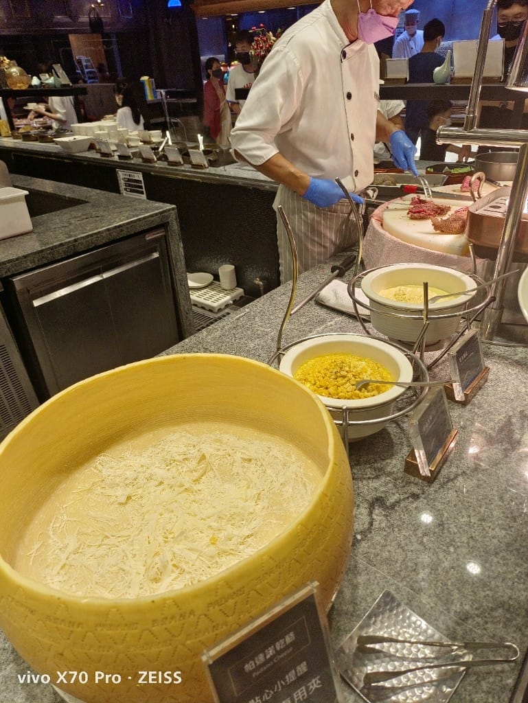【台北吃到飽】饗食天堂信義店，假日午餐焗烤生蠔自由❤️
