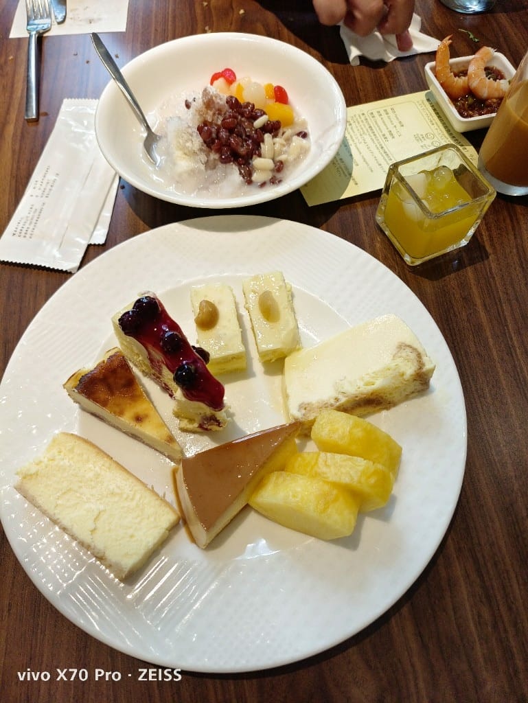 【台北吃到飽】老爺大酒店LeCafe4訪（平日午餐），小而精巧的飯店百匯