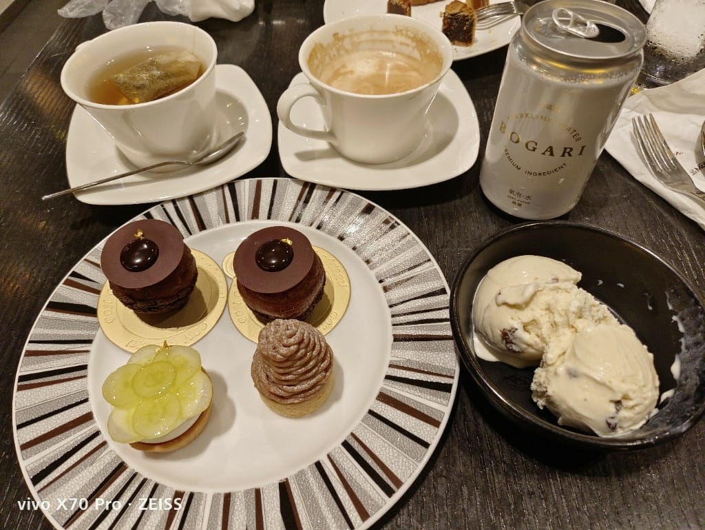 【台北吃到飽】艾美寒舍探索廚房假日午餐，中秋BBQ加菜，小龍蝦麵包蟹干貝自由😍