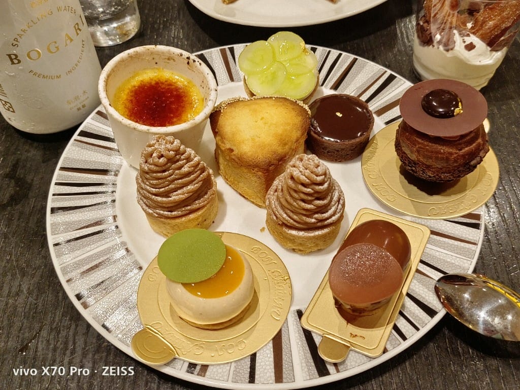 【台北吃到飽】艾美寒舍探索廚房假日午餐，中秋BBQ加菜，小龍蝦麵包蟹干貝自由😍