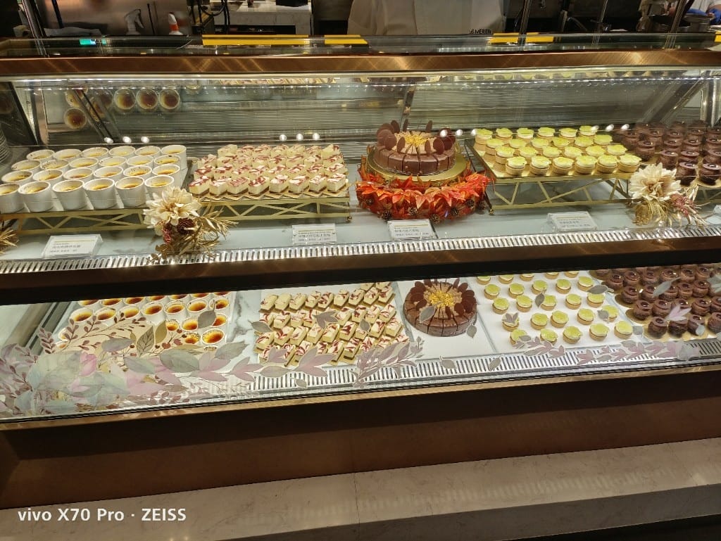 【台北吃到飽】艾美寒舍探索廚房假日午餐，中秋BBQ加菜，小龍蝦麵包蟹干貝自由😍