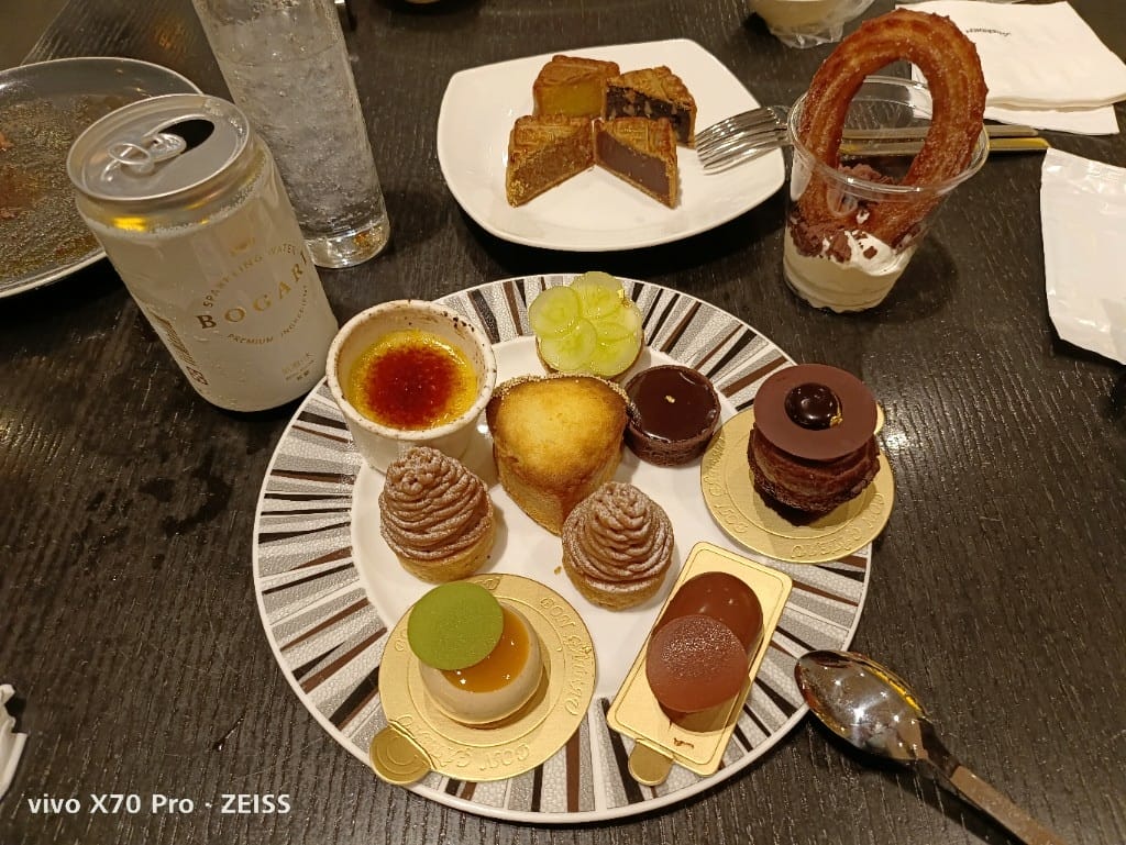 【台北吃到飽】艾美寒舍探索廚房假日午餐，中秋BBQ加菜，小龍蝦麵包蟹干貝自由😍