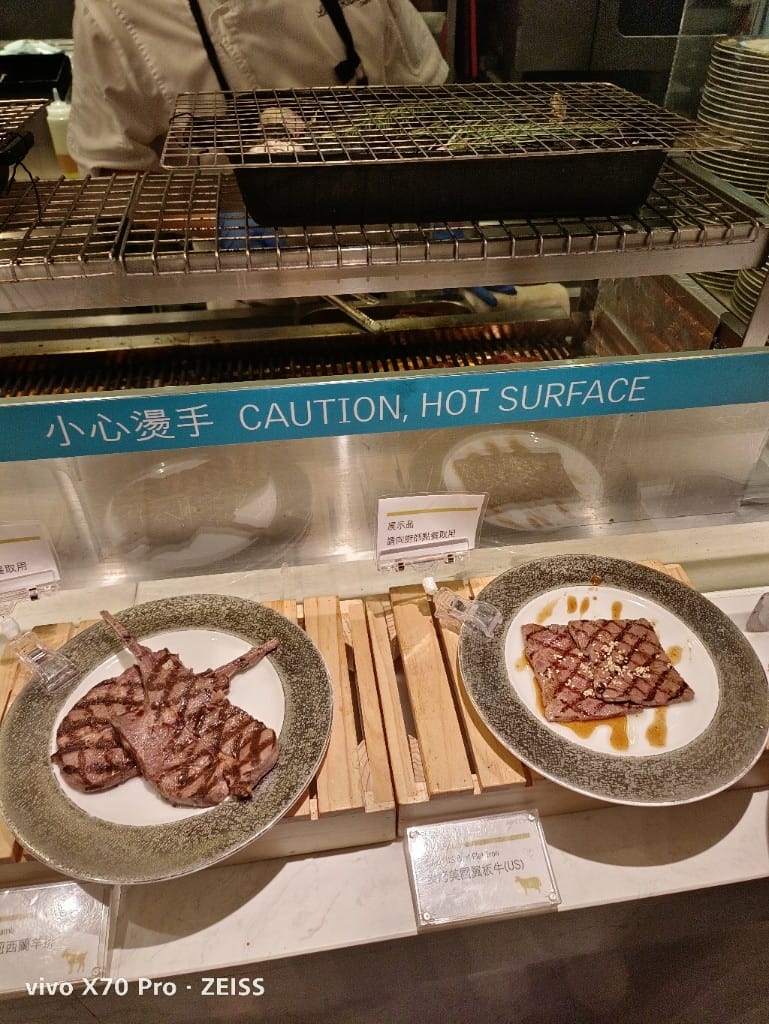 【台北吃到飽】艾美寒舍探索廚房假日午餐，中秋BBQ加菜，小龍蝦麵包蟹干貝自由😍