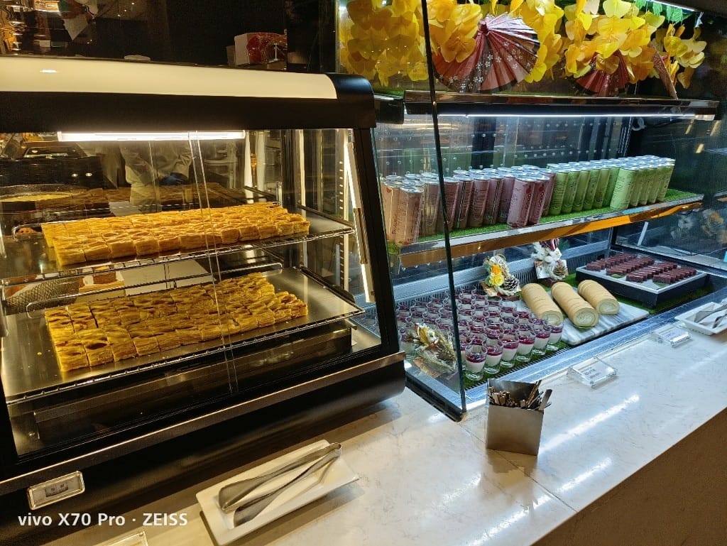 【台北吃到飽】艾美寒舍探索廚房假日午餐，中秋BBQ加菜，小龍蝦麵包蟹干貝自由😍