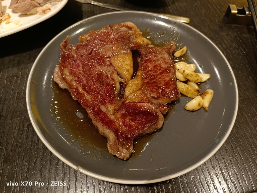 【台北吃到飽】艾美寒舍探索廚房假日午餐，中秋BBQ加菜，小龍蝦麵包蟹干貝自由😍