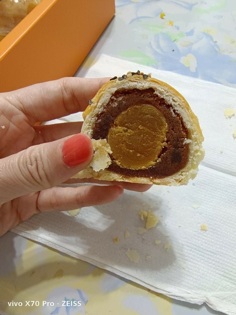 【中秋伴手禮】法朋烘培坊，秒殺的蛋黃酥開箱😸