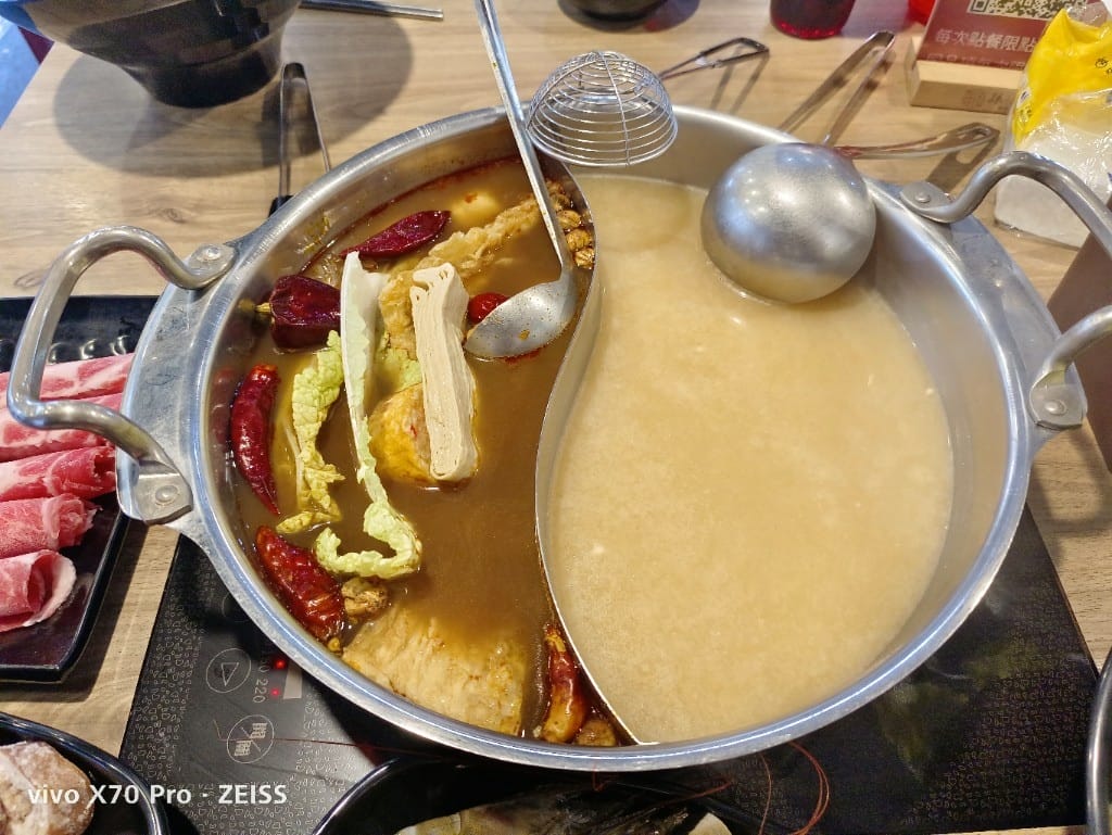 【桃園吃到飽】孫太太嚴選超市火鍋吃到飽，肉品和海鮮都不錯的平價吃到飽😸