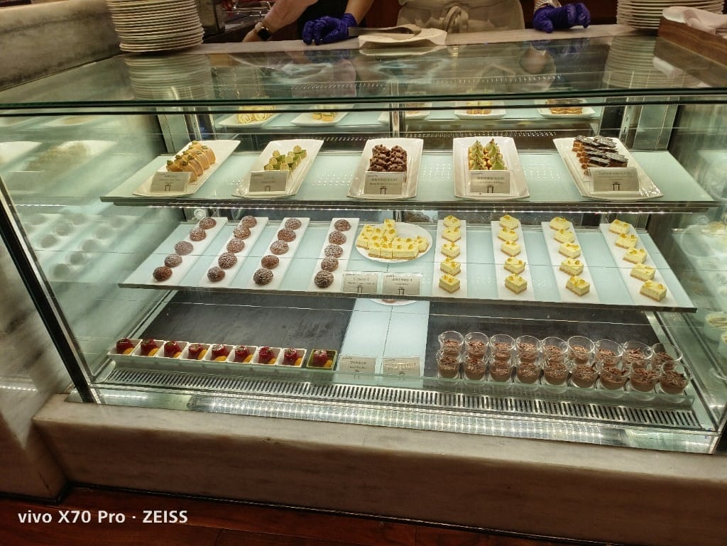 【台北吃到飽】美福彩匯下午茶15訪，回味美味的爐烤牛排、牛肉湯和NO1的甜點❤️