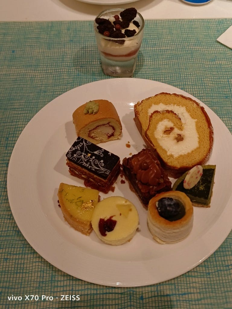 【台北吃到飽】美福彩匯下午茶15訪，回味美味的爐烤牛排、牛肉湯和NO1的甜點❤️