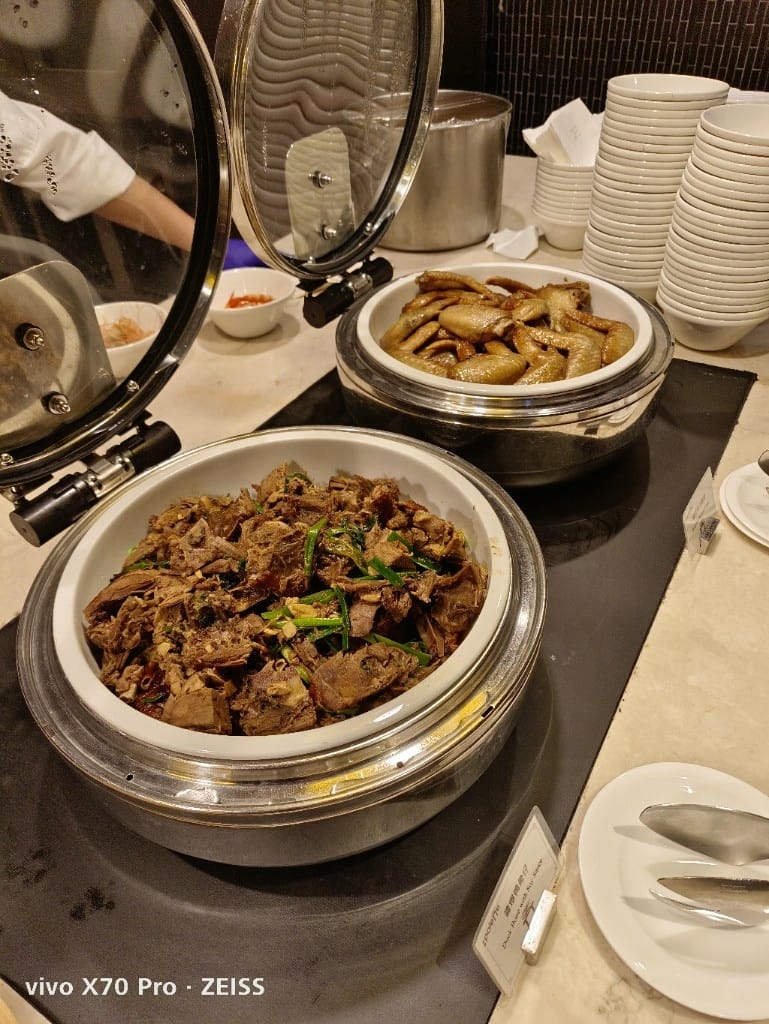 【台北吃到飽】美福彩匯下午茶15訪，回味美味的爐烤牛排、牛肉湯和NO1的甜點❤️