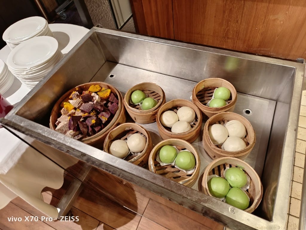 【台北吃到飽】美福彩匯下午茶15訪，回味美味的爐烤牛排、牛肉湯和NO1的甜點❤️