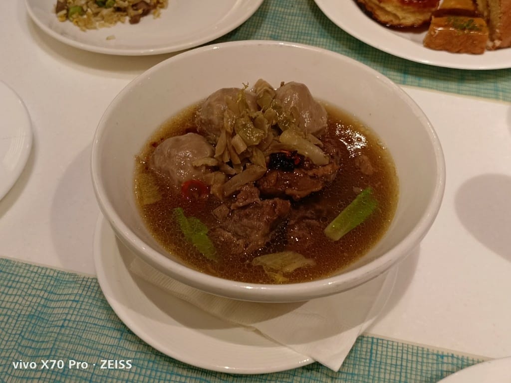【台北吃到飽】美福彩匯下午茶15訪，回味美味的爐烤牛排、牛肉湯和NO1的甜點❤️