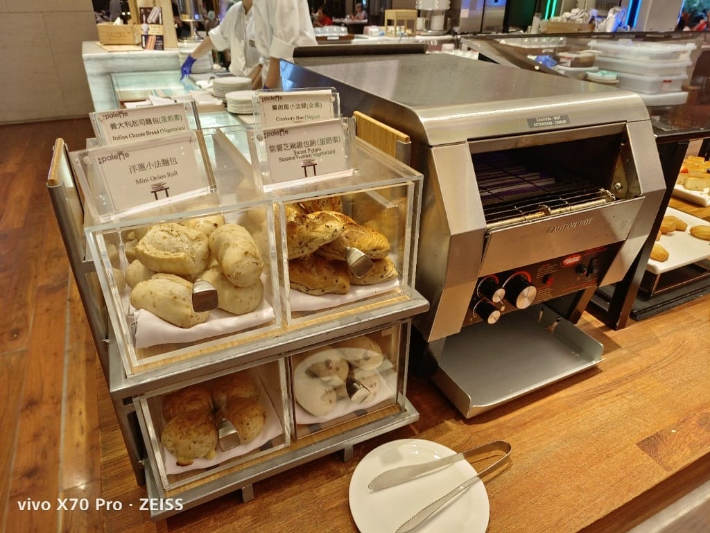 【台北吃到飽】美福彩匯下午茶15訪，回味美味的爐烤牛排、牛肉湯和NO1的甜點❤️