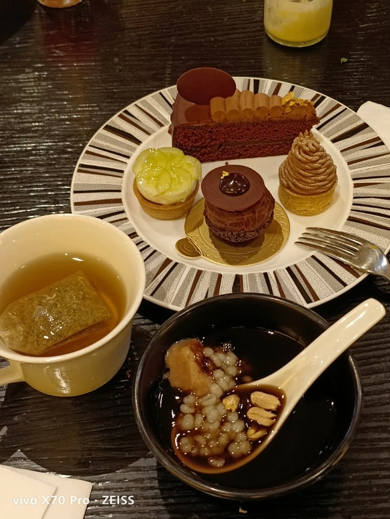 【台北吃到飽】艾美寒舍探索廚房，下午茶餐券買一送一（一人不到600）