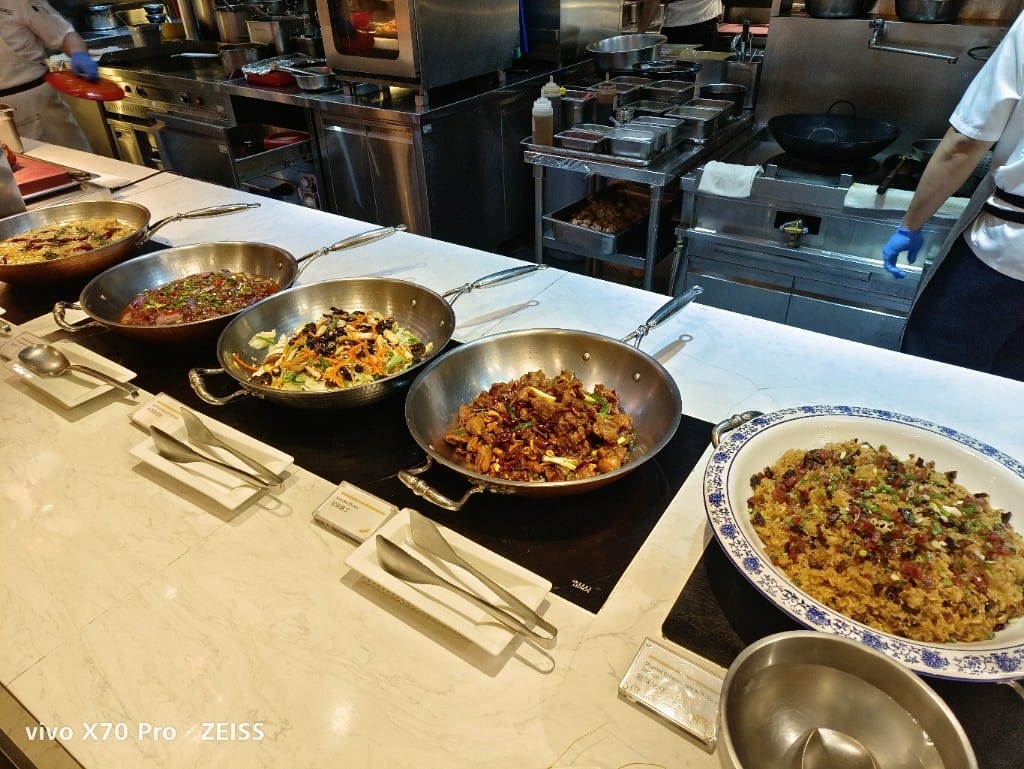 【台北吃到飽】艾美寒舍探索廚房，下午茶餐券買一送一（一人不到600）