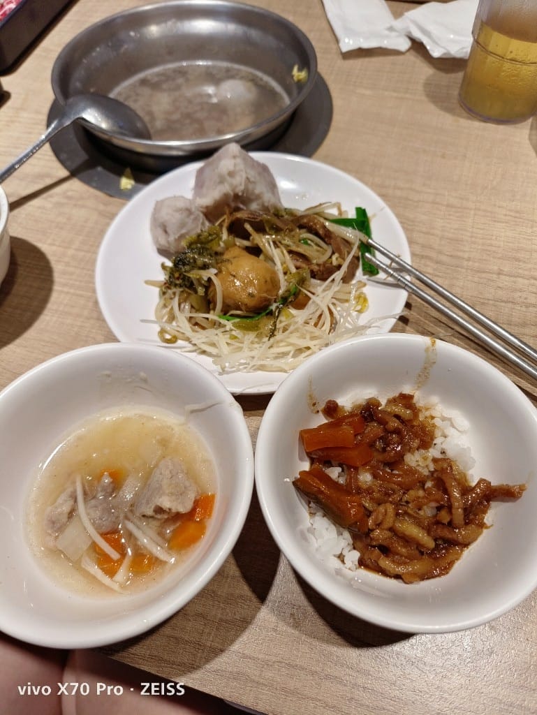 【板橋吃到飽】吉哆火鍋百匯，板橋最愛平價火鍋台灣小吃吃起來❤️
