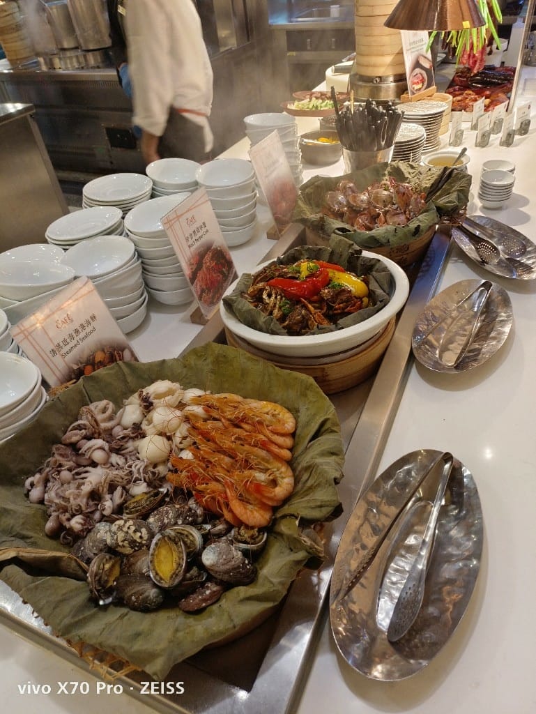 【台北吃到飽】香格里拉遠企CAFE平日午餐，秋蟹季開跑囉！20220923