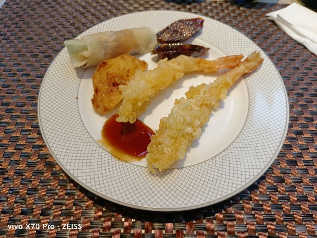 【台北吃到飽】香格里拉遠企CAFE平日午餐，秋蟹季開跑囉！20220923