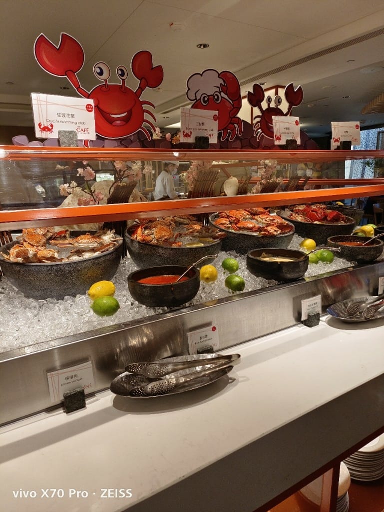 【台北吃到飽】香格里拉遠企CAFE平日午餐，秋蟹季開跑囉！20220923