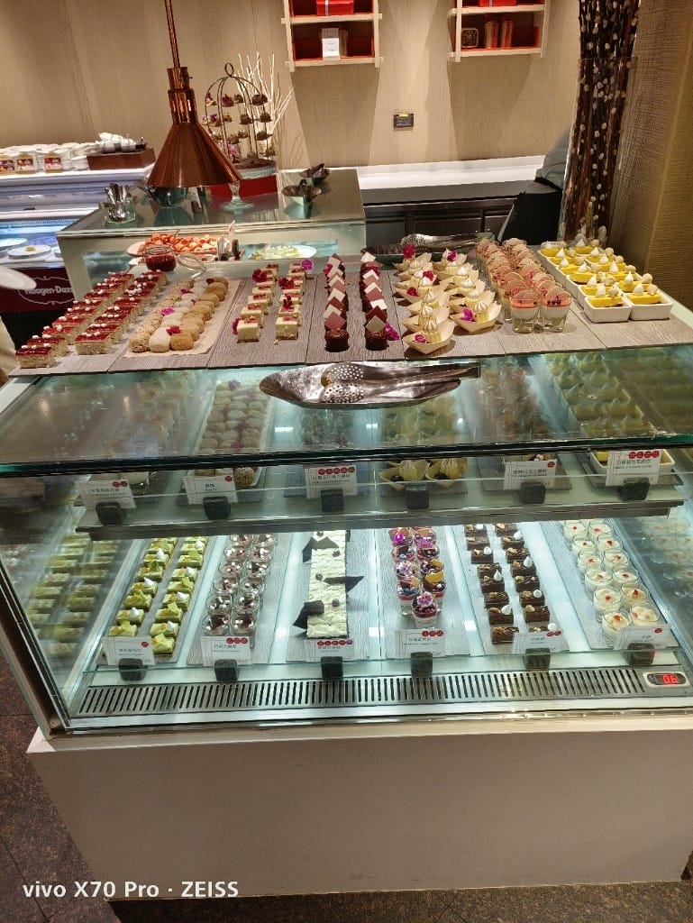 【台北吃到飽】香格里拉遠企CAFE平日午餐，秋蟹季開跑囉！20220923
