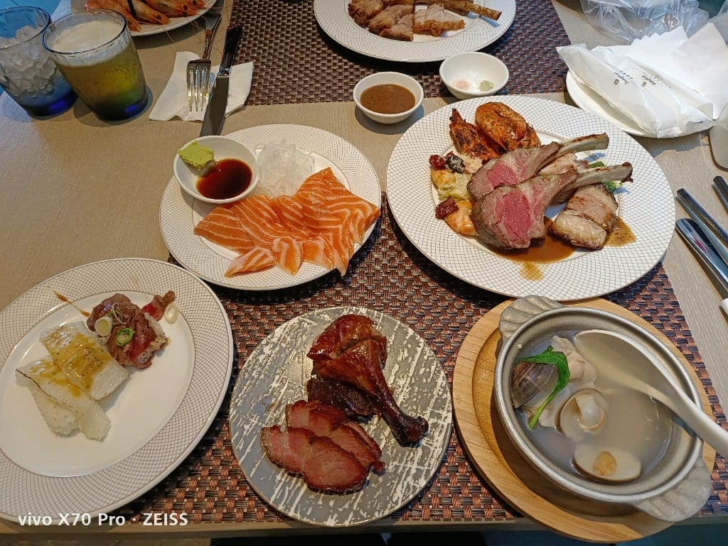 【台北吃到飽】香格里拉遠企CAFE平日午餐，秋蟹季開跑囉！20220923