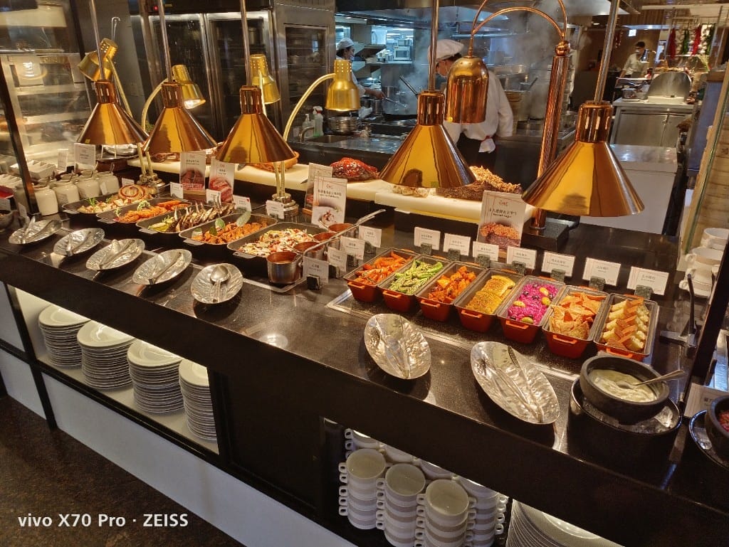 【台北吃到飽】香格里拉遠企CAFE平日午餐，秋蟹季開跑囉！20220923