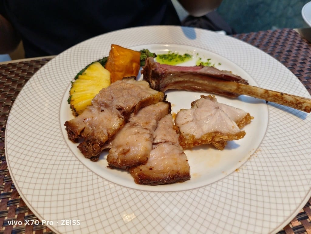 【台北吃到飽】香格里拉遠企CAFE平日午餐，秋蟹季開跑囉！20220923