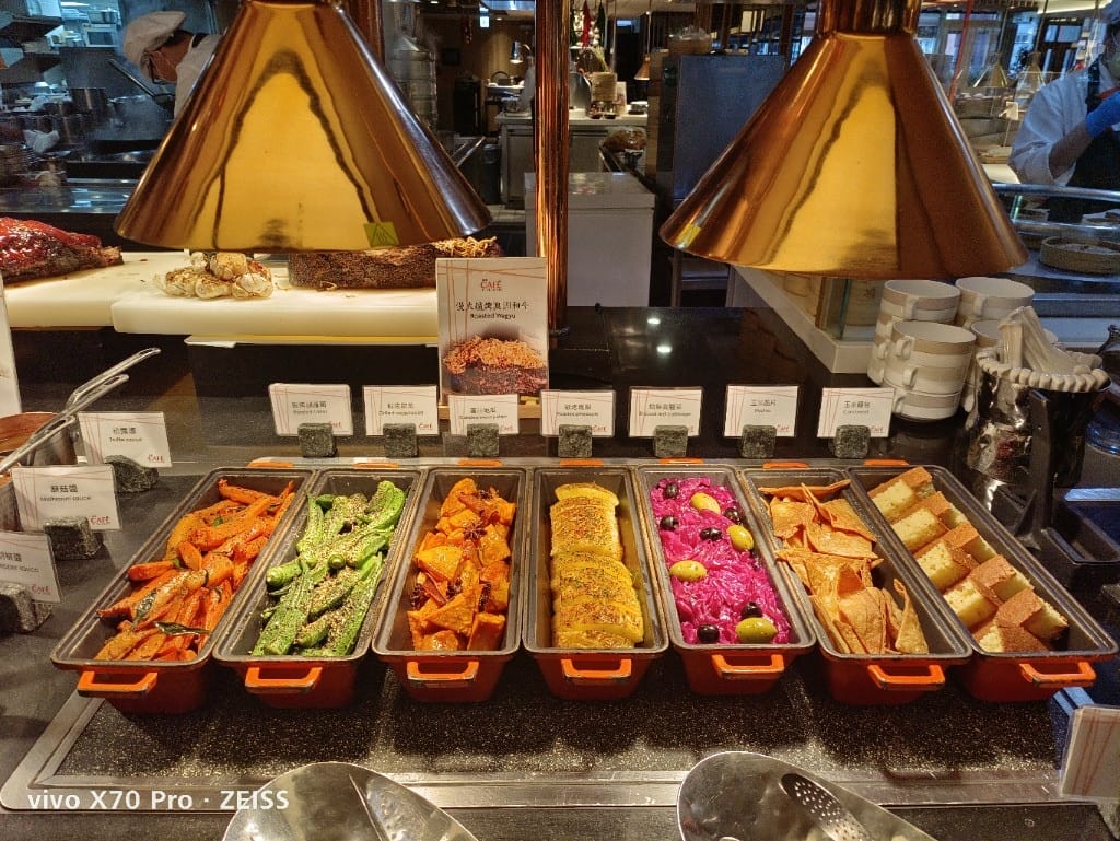【台北吃到飽】香格里拉遠企CAFE平日午餐，秋蟹季開跑囉！20220923