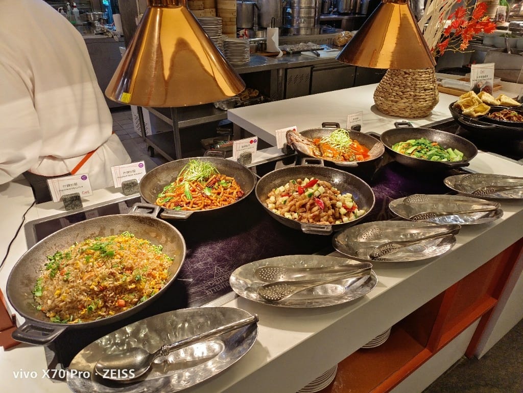 【台北吃到飽】香格里拉遠企CAFE平日午餐，秋蟹季開跑囉！20220923