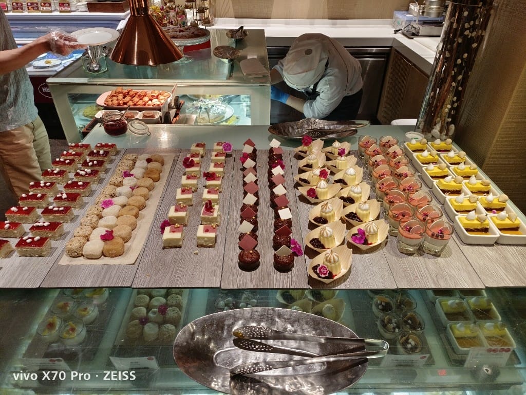 【台北吃到飽】香格里拉遠企CAFE平日午餐，秋蟹季開跑囉！20220923