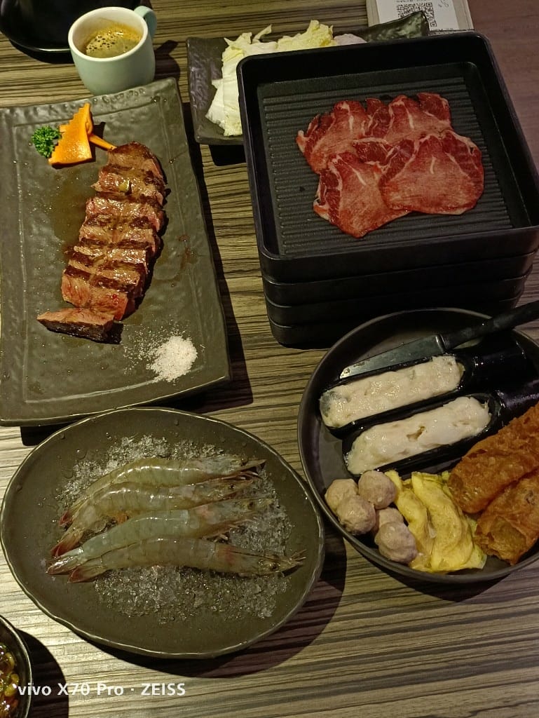 【台北吃到飽】狂野麻神麻辣火鍋，有現煎牛排的麻辣鍋吃到飽耶！